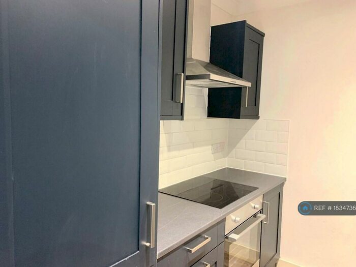 1 Bedroom Flat To Rent In Cuxton Road, Rochester, ME2