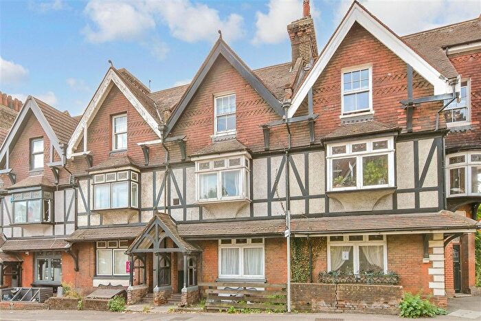 1 Bedroom Flat For Sale In London Road, Strood, Rochester, Kent, ME2