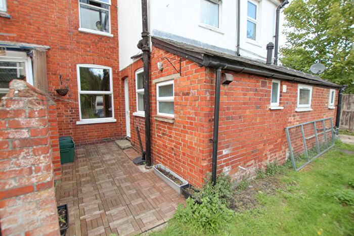 1 Bedroom Flat To Rent In Boundary Road, Newbury, West Berkshire, RG14