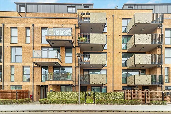 1 Bedroom Flat For Sale In Angel Lane, Walworth, SE17