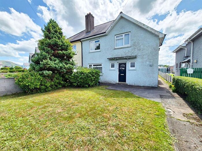 3 Bedroom Semi-Detached House For Sale In Brynheulog, Tregaron, SY25