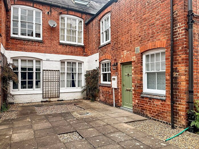 1 Bedroom Maisonette For Sale In Cross Road, Leicester, LE2