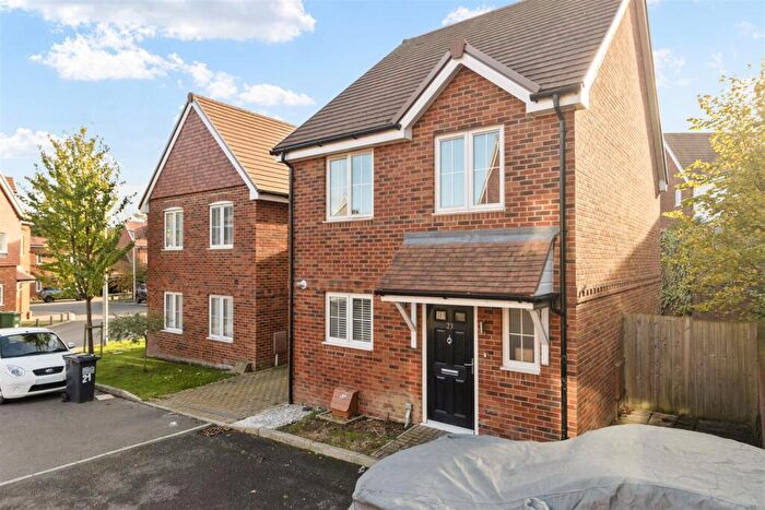 3 Bedroom Detached House For Sale In Woodacres Way, Hailsham, BN27