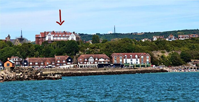 2 Bedroom Flat For Sale In The Durlocks, Folkestone, Kent, CT19