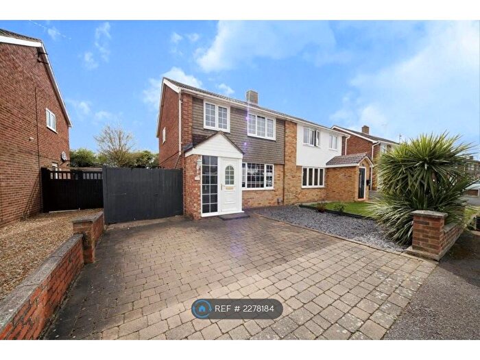 3 Bedroom Semi-Detached House To Rent In Bosmore Road, Luton, LU3
