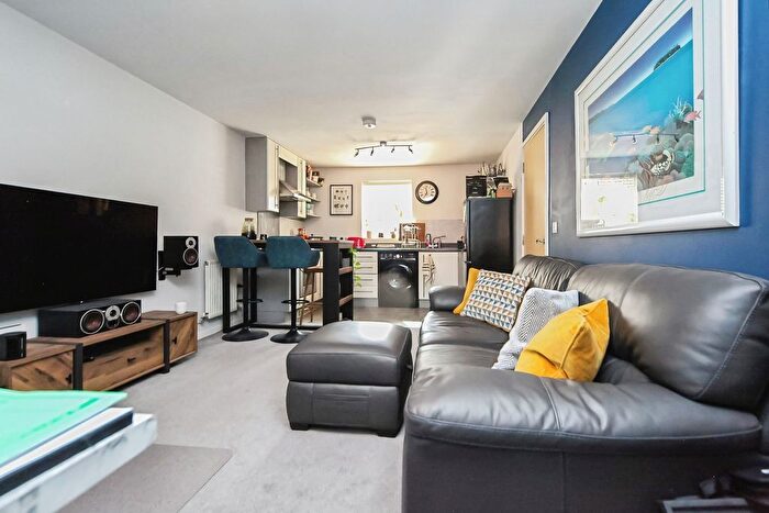 2 Bedroom Flat For Sale In Buchanan Road, Rugby, CV22