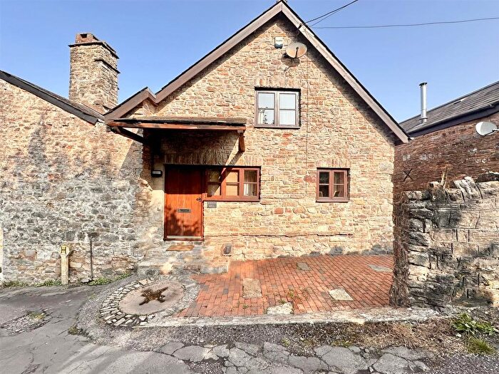 3 Bedroom Property For Sale In Mill Head, Bampton, Tiverton, EX16