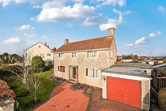 4 Bedroom Detached House For Sale In Thornhill Crescent, Weymouth, DT4