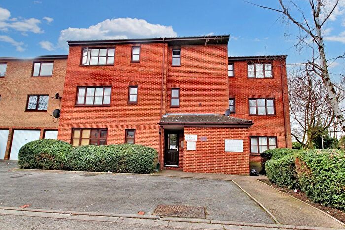 1 Bedroom Flat To Rent In Waterside, Uxbridge, UB8