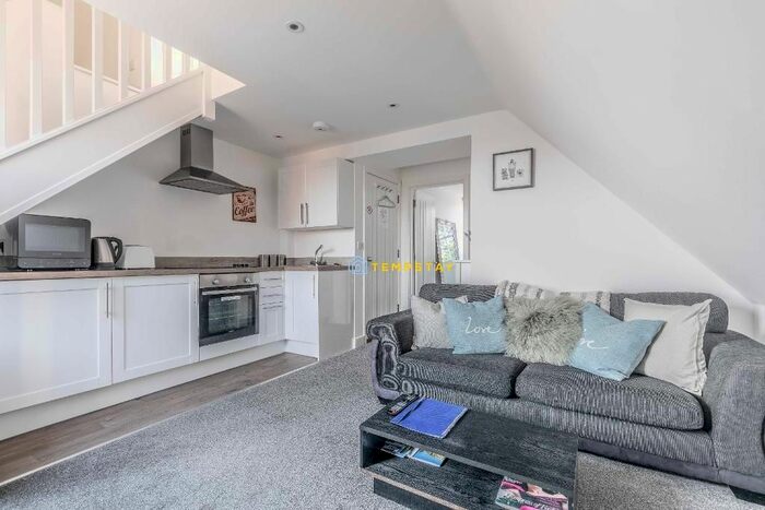 1 Bedroom Flat To Rent In St Leonards Road, Windsor, SL4