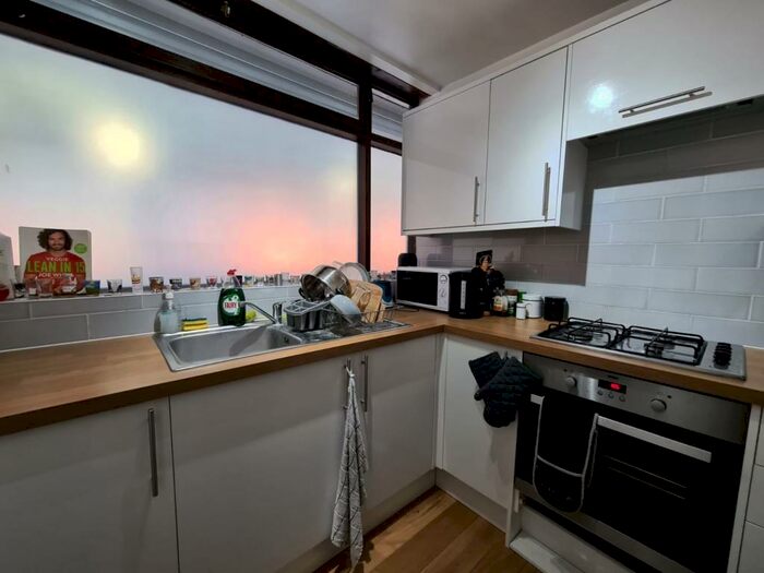 2 Bedroom Flat To Rent In Chilton Grove, SE8