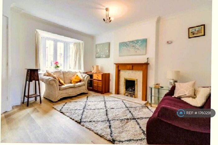 3 Bedroom Terraced House To Rent In Bramley, Leeds, LS13