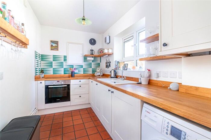 1 Bedroom Apartment For Sale In Kelvin Road, London, N5