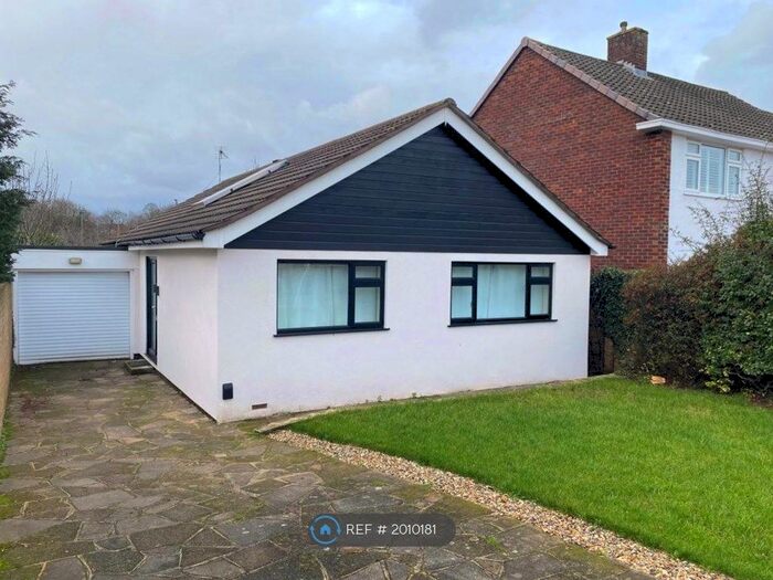 2 Bedroom Bungalow To Rent In Green Farm Close, Orpington, BR6