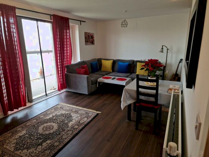 2 Bedroom Apartment To Rent In De Pass Gardens, Barking, IG11