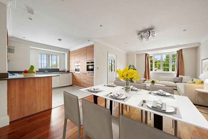 2 Bedroom Flat To Rent In Claremont Lane, Esher, Surrey, KT10