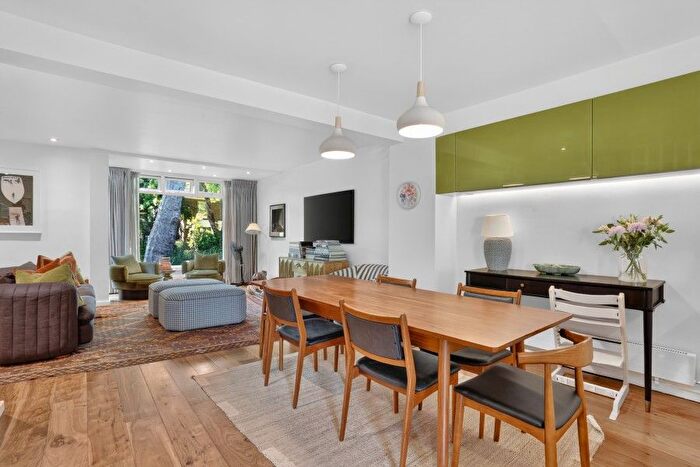 4 Bedroom Town House To Rent In Woodsford Square, London, W14