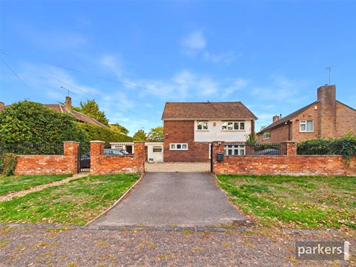 4 Bedroom Detached House To Rent In Cintra Avenue, Reading, Berkshire, RG2