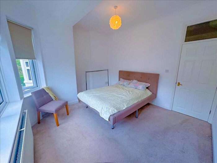 2 Bedroom Flat To Rent In Blenheim Gardens, London, NW2
