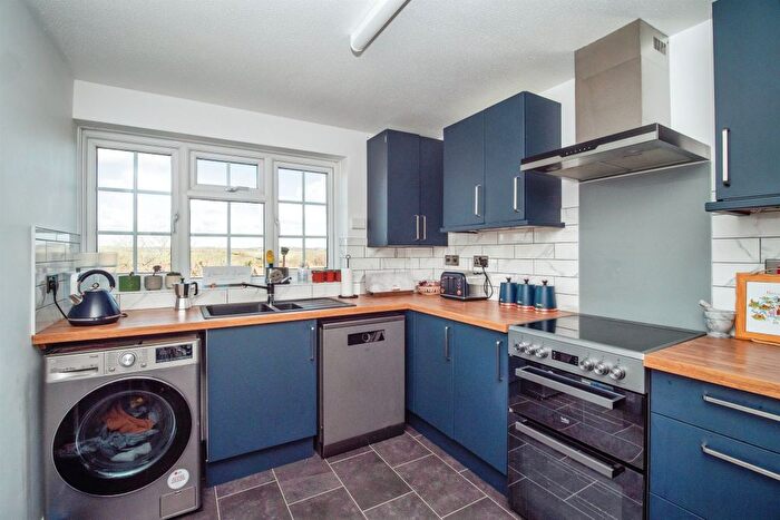 2 Bedroom Flat For Sale In Pound Lane, Fordington, Dorchester, DT1