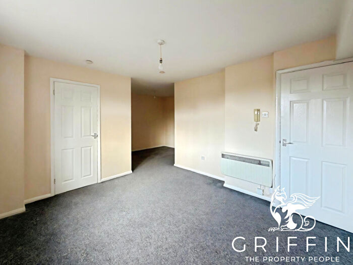 Studio To Rent In Falcon Avenue, Grays, RM17