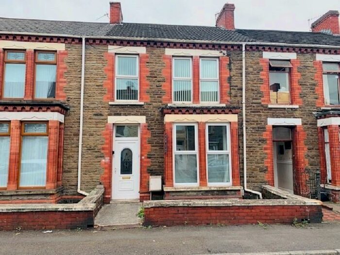 2 Bedroom Ground Flat To Rent In King Street, Port Talbot, Neath Port Talbot., SA13