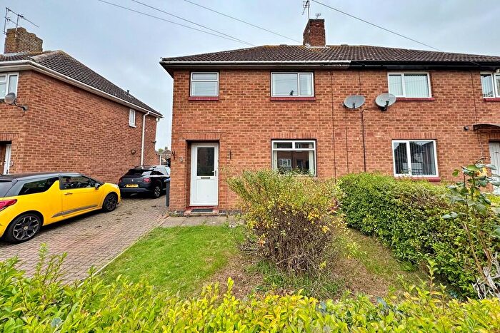 3 Bedroom Semi Detached House To Rent In Bucknill Crescent, Hillmorton, Rugby, CV21