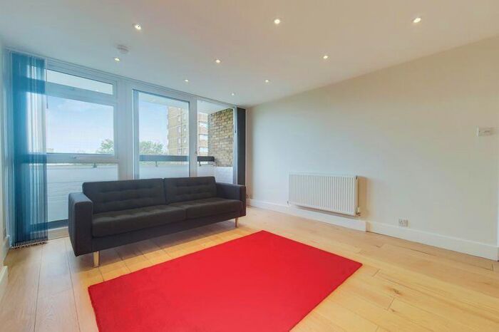3 Bedroom Flat To Rent In Wilmer House, Daling Way, Bow, E3