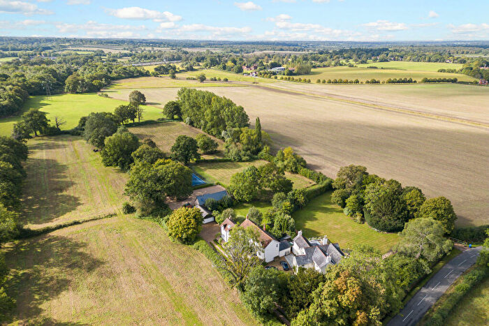 5 Bedroom Detached House For Sale In Beenhams Heath, Reading, RG10