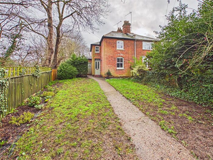 3 Bedroom Semi Detached House For Sale In Gipsy Lane, Tilehurst, Reading, RG30