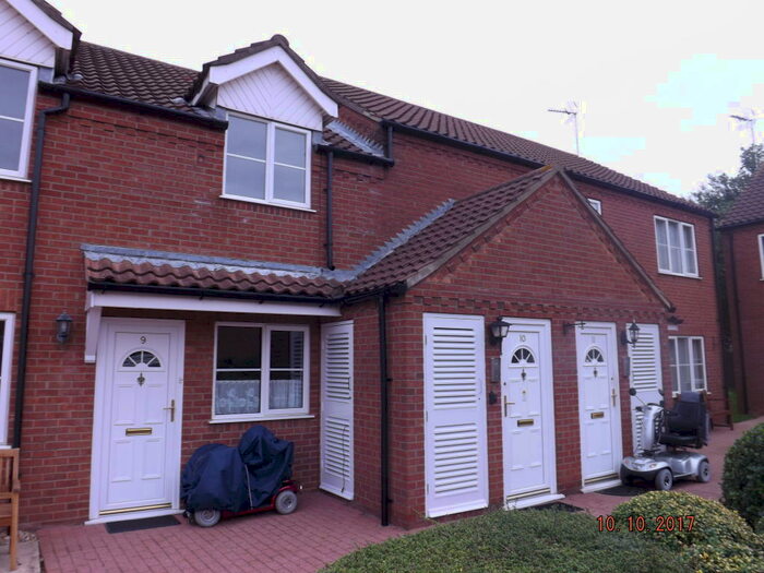 1 Bedroom Flat To Rent In Sutton Court, Skegness, PE25
