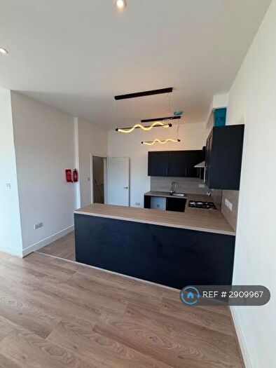 3 Bedroom Flat To Rent In Leyton, London, E10