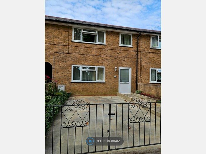 3 Bedroom Terraced House To Rent In Whitethorn Avenue, West Drayton, UB7