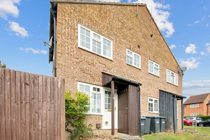 1 Bedroom Property For Sale In Maple Drive, East Grinstead, RH19