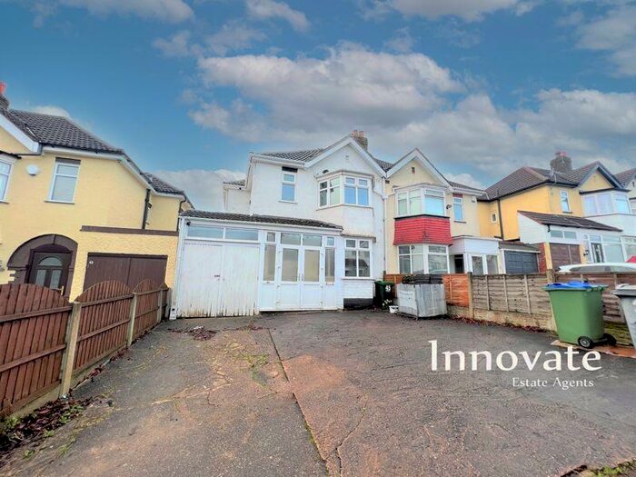 3 Bedroom Semi-Detached House To Rent In Holly Road, Oldbury, B68