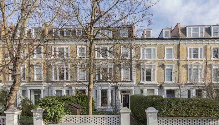 2 Bedroom Flat To Rent In Elsham Road, London, W14