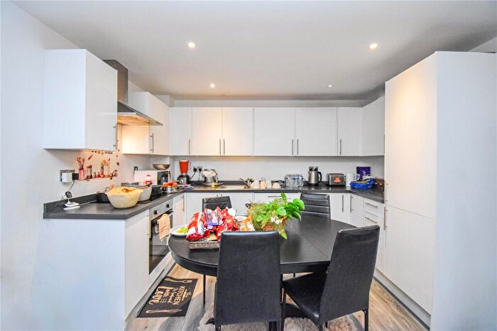 2 Bedroom Apartment To Rent In Carcaixent Square, Newbury, Berkshire, RG14