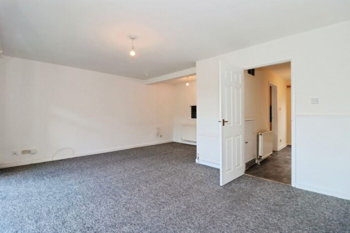 3 Bedroom Terraced House For Sale In Hazelbury Drive, Bristol, BS30