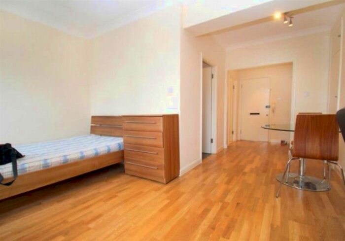 Studio To Rent In Euston Road, London, NW1