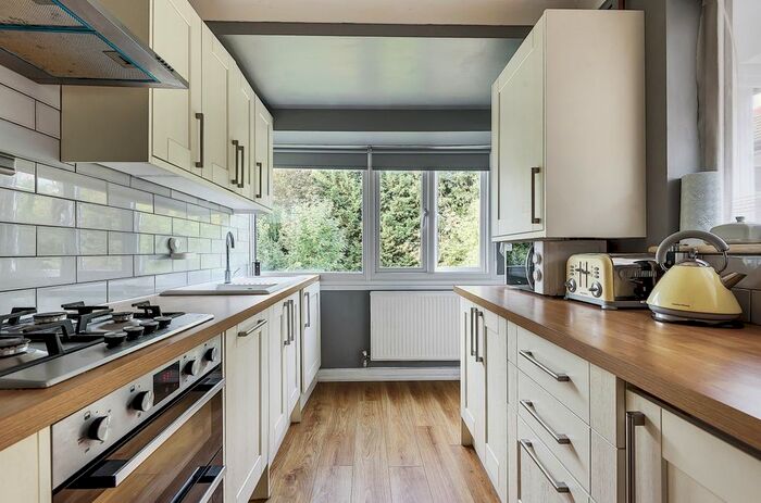 2 Bedroom Maisonette To Rent In Meadowview Road, London, SE6