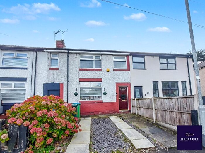 3 Bedroom Semi Detached House For Sale In Brookside Crescent, Middleton, Manchester, M24