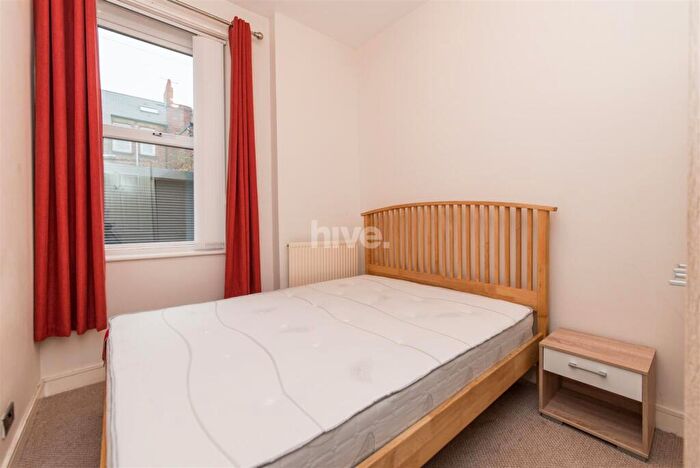 2 Bedroom Flat To Rent In Dinsdale Road, Sandyford, Newcastle Upon Tyne, NE2