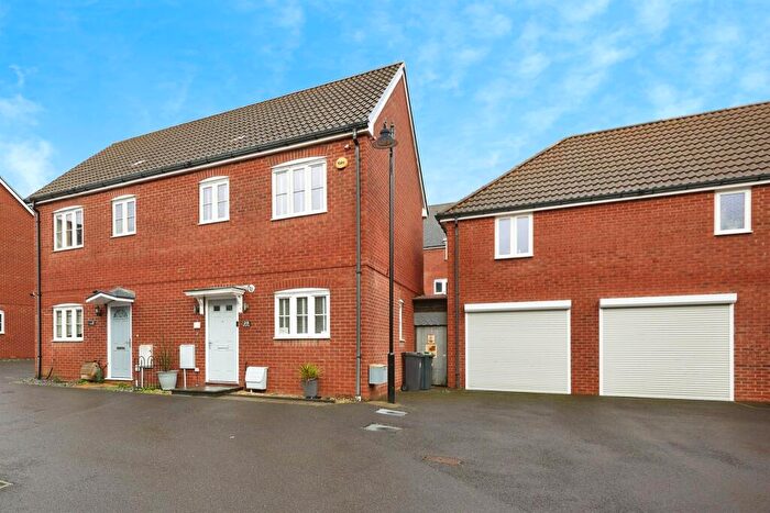 2 Bedroom Semi Detached House For Sale In Mead Way, Shaftesbury, SP7