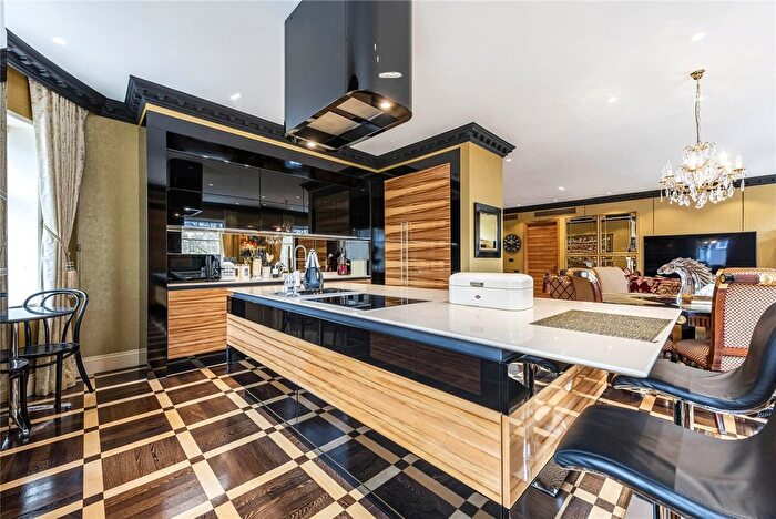 4 Bedroom Flat To Rent In Hyde Park Square, Hyde Park, W2