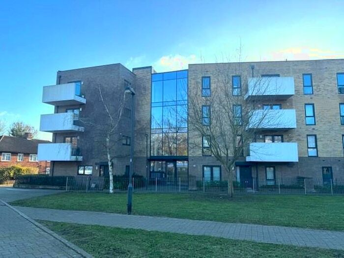 2 Bedroom Flat To Rent In Tranquil Lane, Harrow, HA2