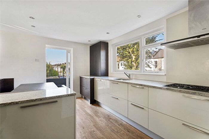 2 Bedroom Flat For Sale In Crescent Lane, Abbeville Village, SW4