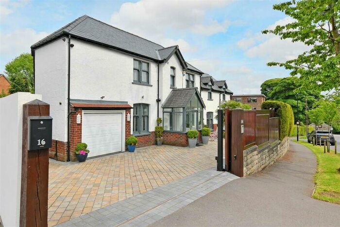 4 Bedroom Detached House For Sale In Muskoka Drive, Bents Green, S11