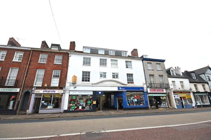 1 Bedroom Apartment For Sale In Cowick Street, Exeter, Devon, EX4