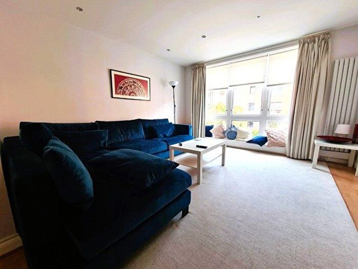 3 Bedroom Flat To Rent In Sciennes, Edinburgh, EH9