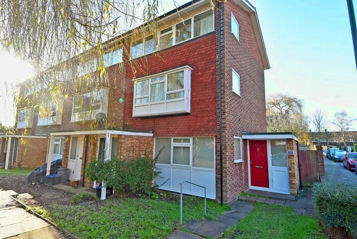 2 Bedroom Maisonette To Rent In Ham, Richmond, Ham TW10